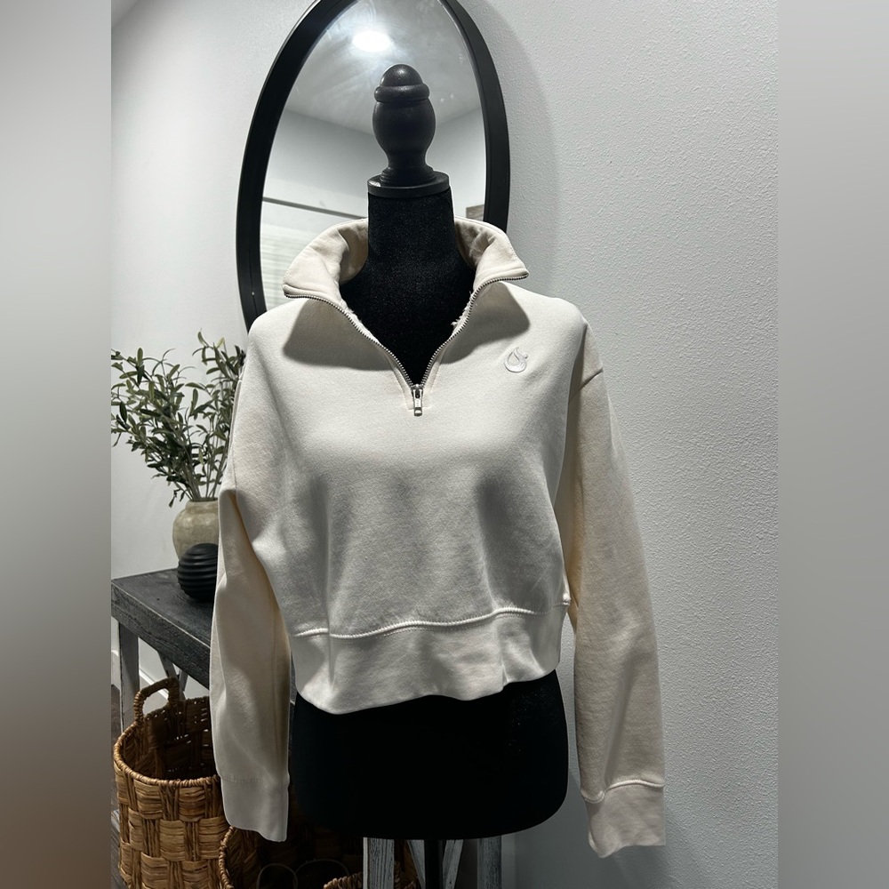 HOTWORX Elegant Cream Quarter-Zip Women's Sweatshirt